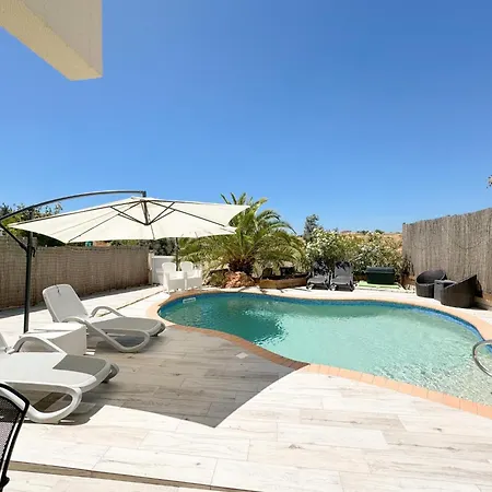 Modern With Private Pool #1955 Appartement