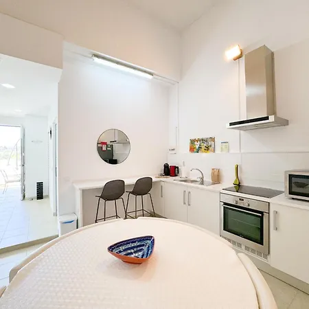 Modern With Private Pool #1955